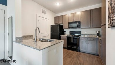 2115 Windsor Blvd, Unit 2206 in Lockhart, TX - Foto de edificio - Building Photo