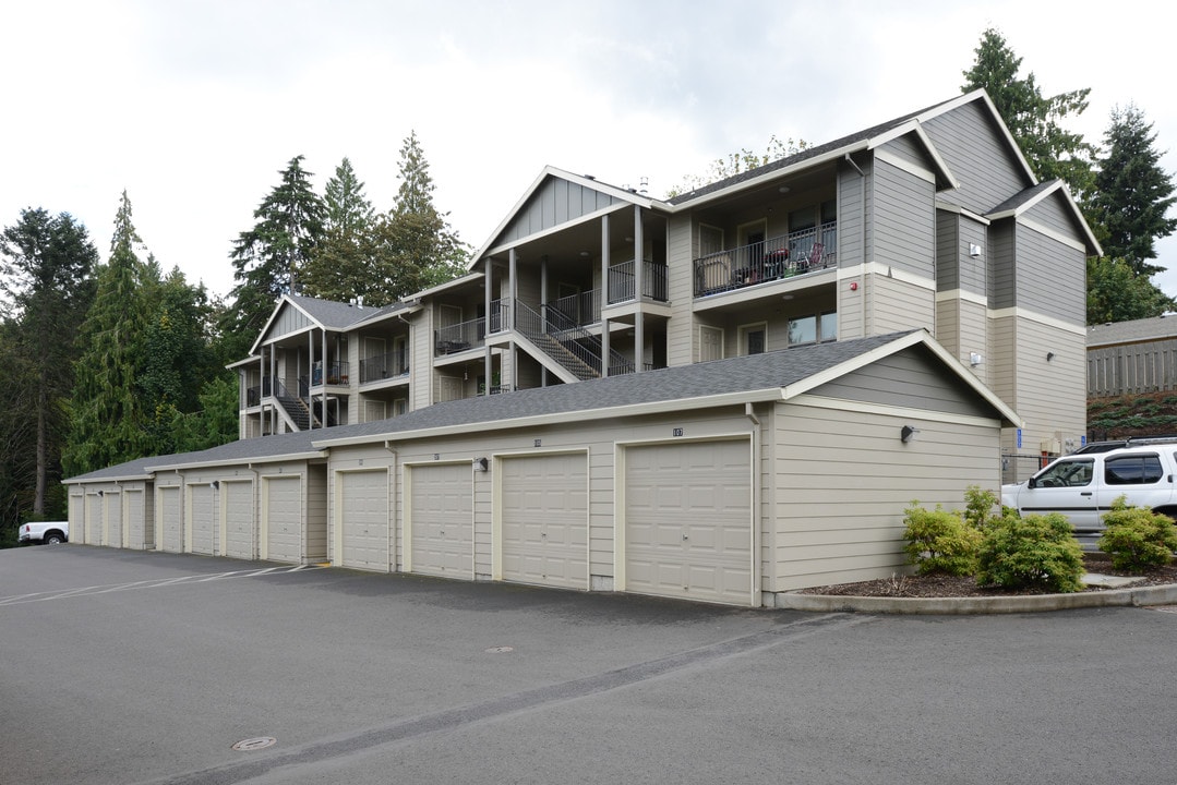 Tupper Hill Apartments in Sandy, OR - Building Photo