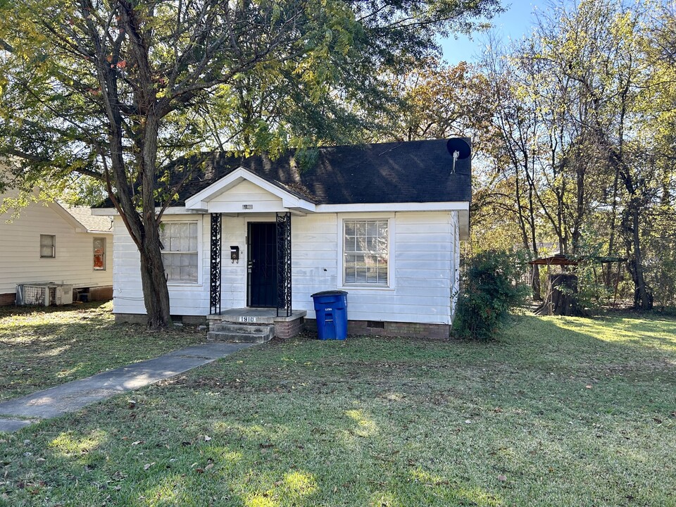 1910 W 18th St in North Little Rock, AR - Building Photo