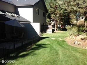 2640 NW College Way in Bend, OR - Building Photo - Building Photo