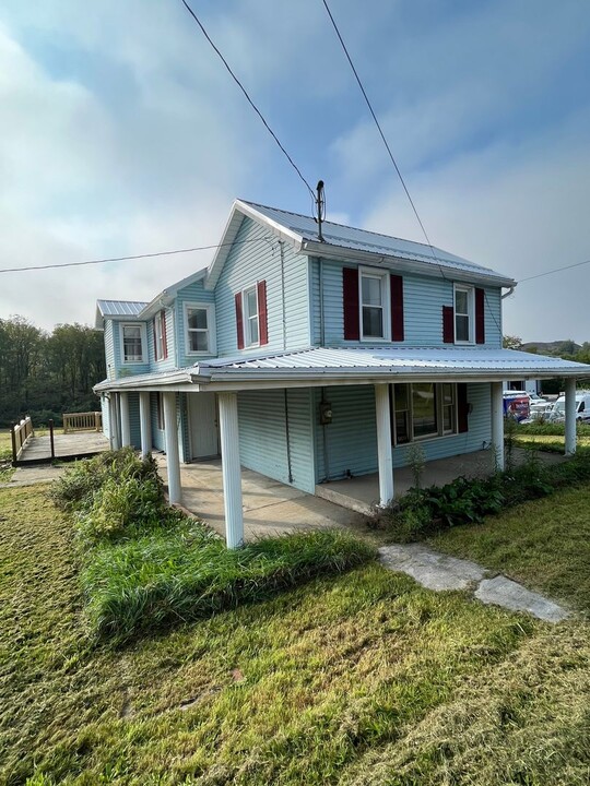 1762 Jacksonville Rd in Bellefonte, PA - Building Photo