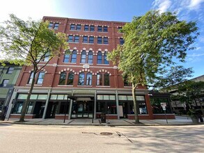 83 Hanover St in Manchester, NH - Building Photo - Building Photo