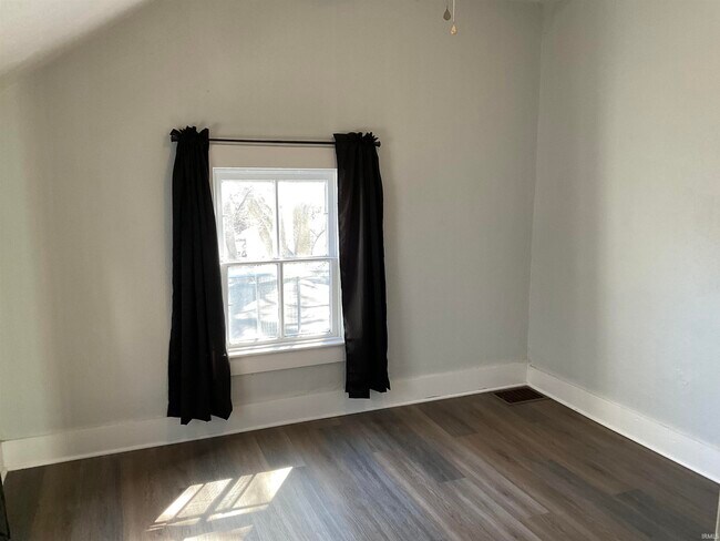 1221 Wall St in Fort Wayne, IN - Building Photo - Building Photo