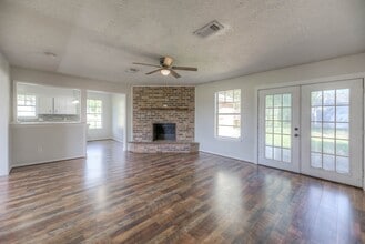 1202 Dunbar Ave in Livingston, TX - Building Photo - Building Photo