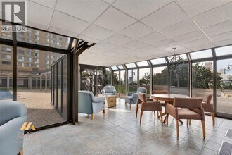111 Riverside Dr E in Windsor, ON - Building Photo - Building Photo