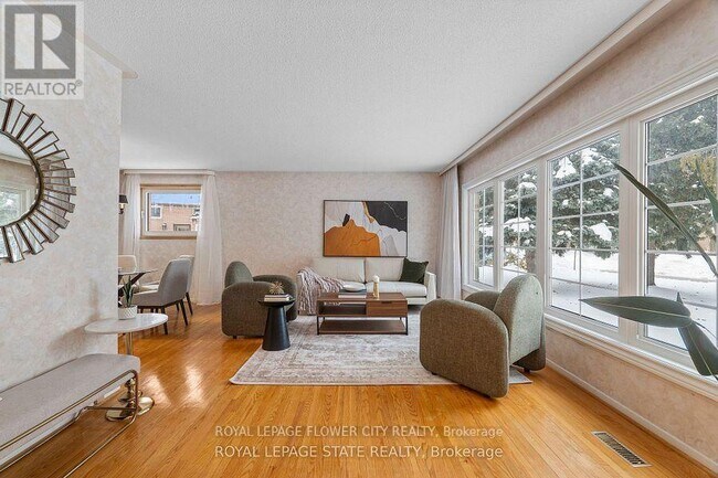 5 Bromley Crescent in Brampton, ON - Building Photo - Building Photo