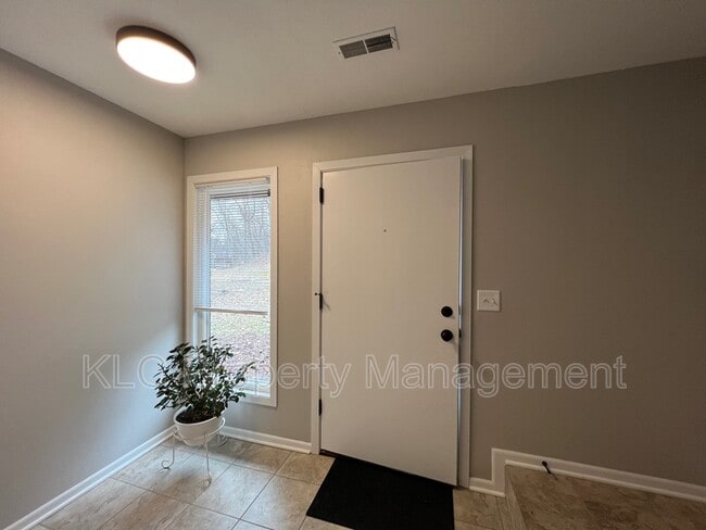 3805 Maquoketa Dr in Des Moines, IA - Foto de edificio - Building Photo