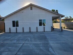2319 Gurley St in Bakersfield, CA - Building Photo - Building Photo