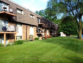 Deer Run Apartments in Chesterton, IN - Building Photo