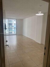 5099 NW 7th St in Miami, FL - Building Photo - Building Photo