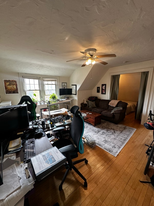 1700 E Chateau Pl in Whitefish Bay, WI - Foto de edificio - Building Photo