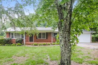 125 Pinevale Dr in Salisbury, NC - Building Photo - Building Photo