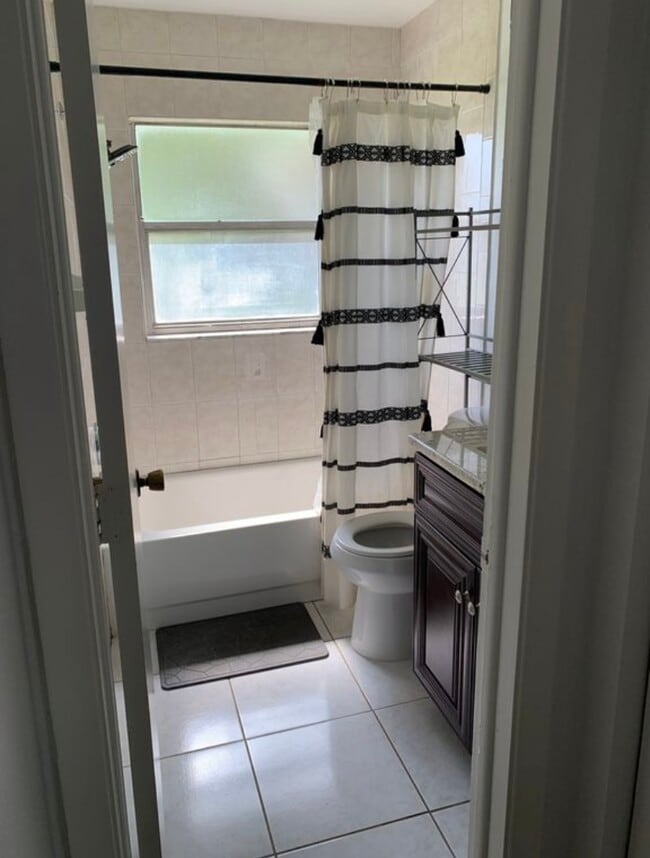 7926 Avenal Loop in New Port Richey, FL - Building Photo - Building Photo