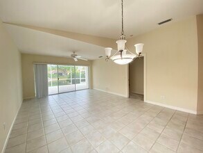 2616 Livingston Ln in West Palm Beach, FL - Building Photo - Building Photo