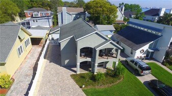 2905 W Bay Ct Ave in Tampa, FL - Building Photo