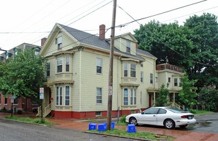303 Brackett St in Portland, ME - Building Photo