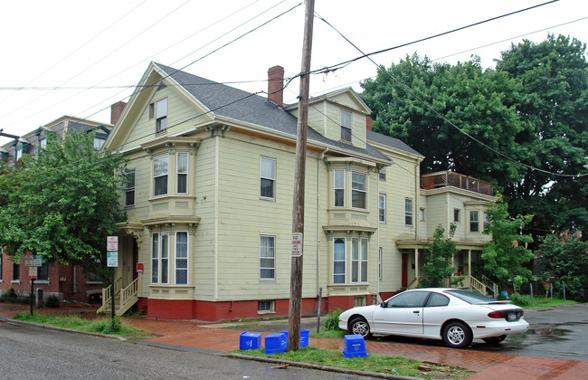 303 Brackett St