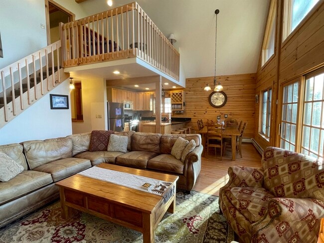 2 Aspen Ln in Winhall, VT - Building Photo - Building Photo