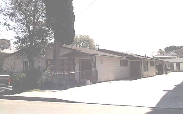 244 W Elm Ave in Burbank, CA - Building Photo - Building Photo