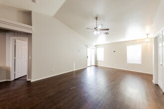 12738 W Redfield Rd in El Mirage, AZ - Building Photo - Building Photo