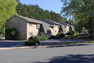 Macungie Village in Macungie, PA - Foto de edificio - Building Photo