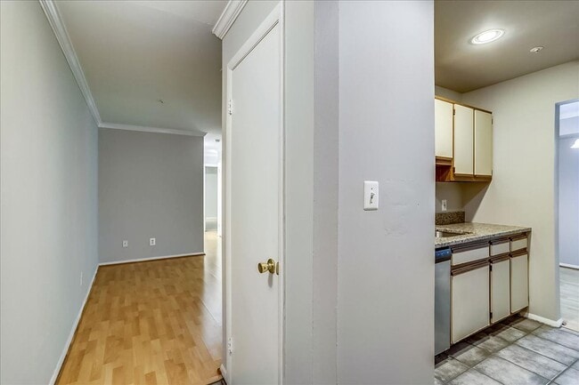 7915 Coriander Dr in Gaithersburg, MD - Building Photo - Building Photo