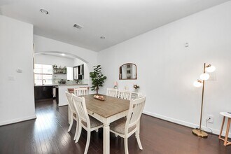 2110 Shearn St in Houston, TX - Building Photo - Building Photo