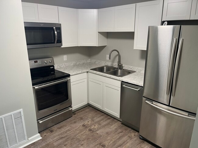 property at 555 N Dupont Ave