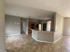 83 N Lakewalk Dr in Palm Coast, FL - Foto de edificio - Building Photo
