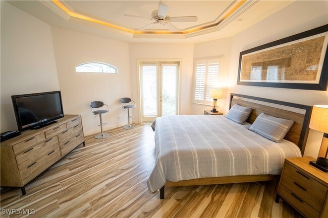 property at 5886 Paradise Cir