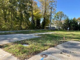 9 Riddle MHP in Teays Valley, WV - Building Photo