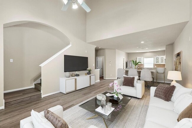 property at 2914 Clay St
