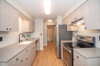 Greenview Manor Apartments in Spokane, WA - Building Photo - Building Photo