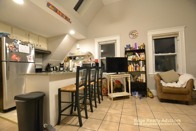 16 Long Ave in Boston, MA - Foto de edificio - Building Photo