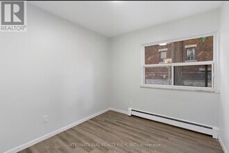 103 Emerald St S in Hamilton, ON - Building Photo - Building Photo