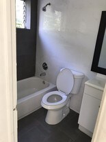 1535 NE 135th St, Unit 2