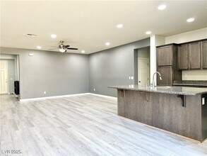 6712 Stonetrace St in Las Vegas, NV - Building Photo - Building Photo
