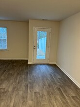 106 March Crk Dr in Fuquay Varina, NC - Building Photo - Building Photo