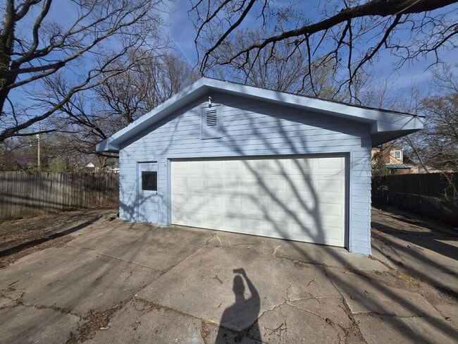 906 N Pershing St in Wichita, KS - Building Photo - Building Photo