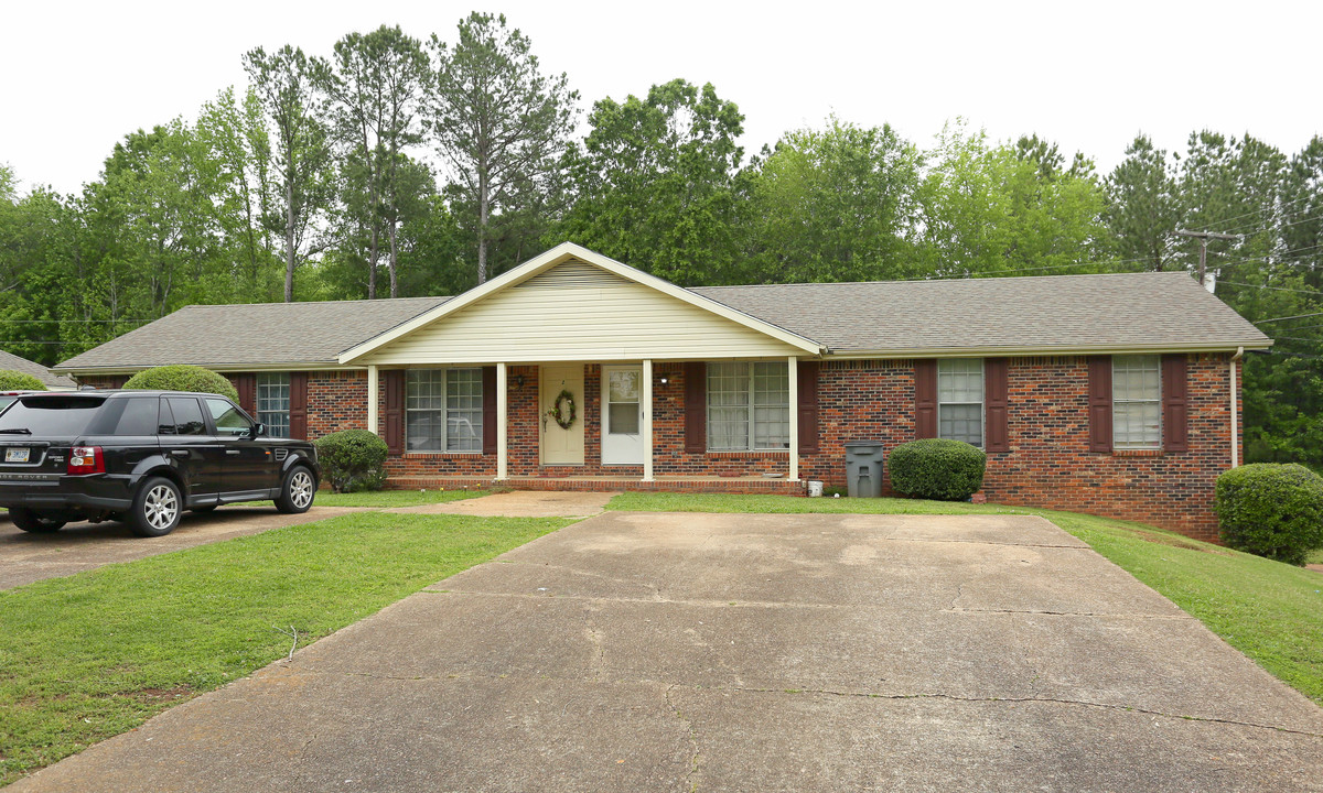 Cambridge Arms in Florence, AL - Building Photo