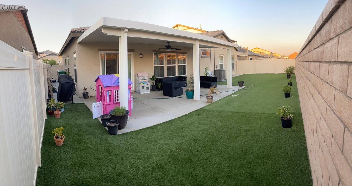 28621 Yarow Way in Moreno Valley, CA - Building Photo