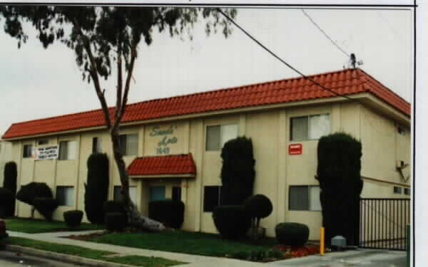 The Sands Apartments in Torrance, CA - Building Photo