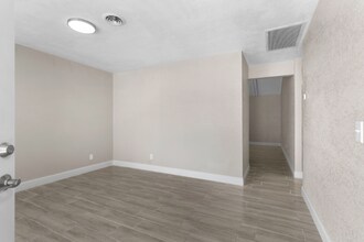 815 N Hendry Ave in Fort Meade, FL - Foto de edificio - Building Photo