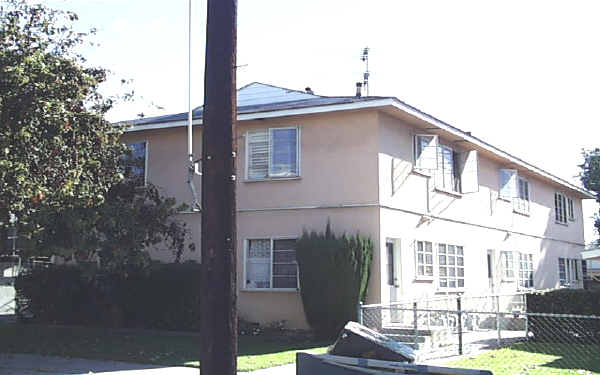 268 E Providencia Ave in Burbank, CA - Foto de edificio - Building Photo