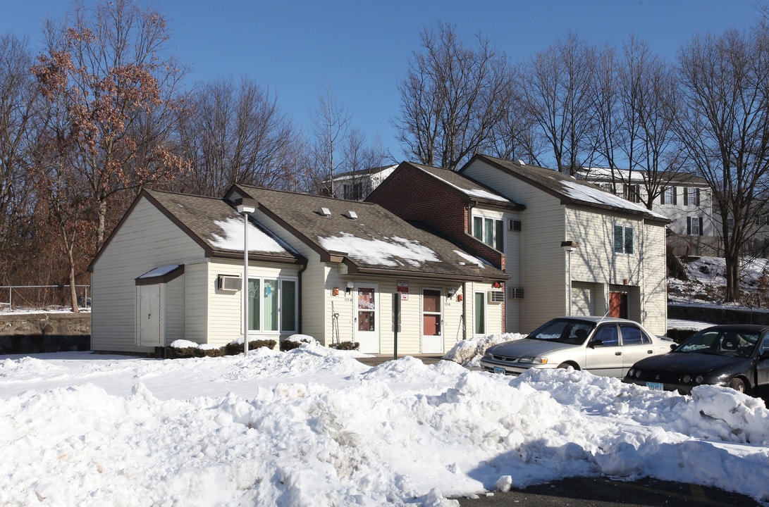 William Kelly Apartments in Waterbury, CT - Building Photo