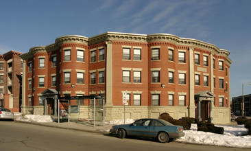 Blue Hill Housing in Boston, MA - Foto de edificio - Building Photo