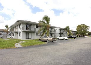 The Parkwest Apartments in Lauderhill, FL - Building Photo - Primary Photo