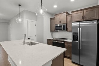 1155 Marina Pkwy in Macedon, NY - Building Photo - Building Photo