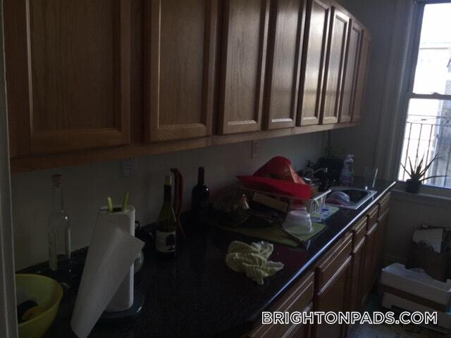 1634 Commonwealth Ave in Boston, MA - Building Photo - Building Photo