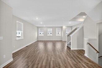 70 Continental Wy in Bridgeport, PA - Building Photo - Building Photo